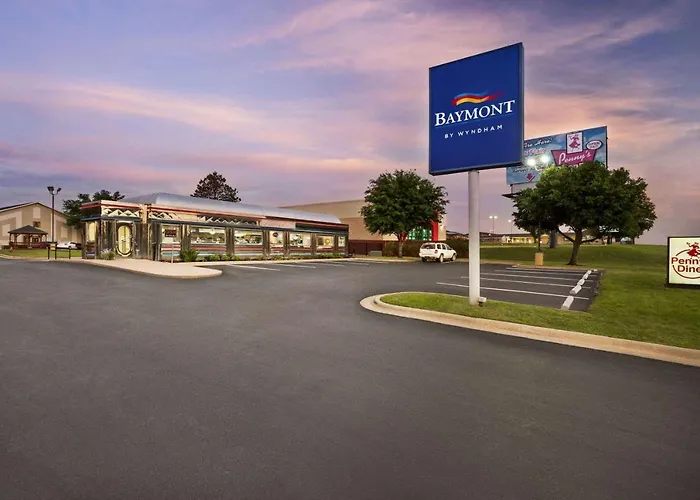 Baymont By Wyndham Hearne
