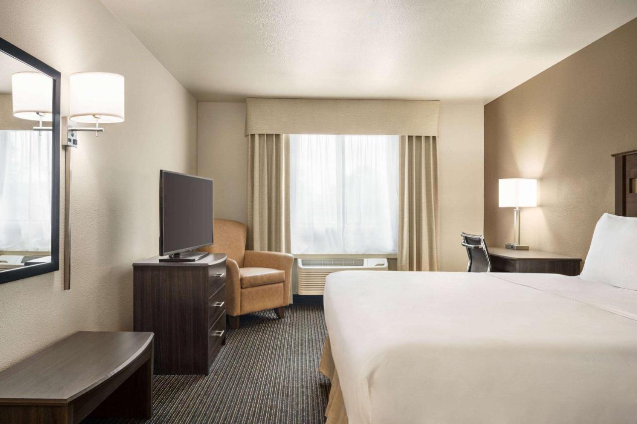 Hotel Baymont By Wyndham Hearne
