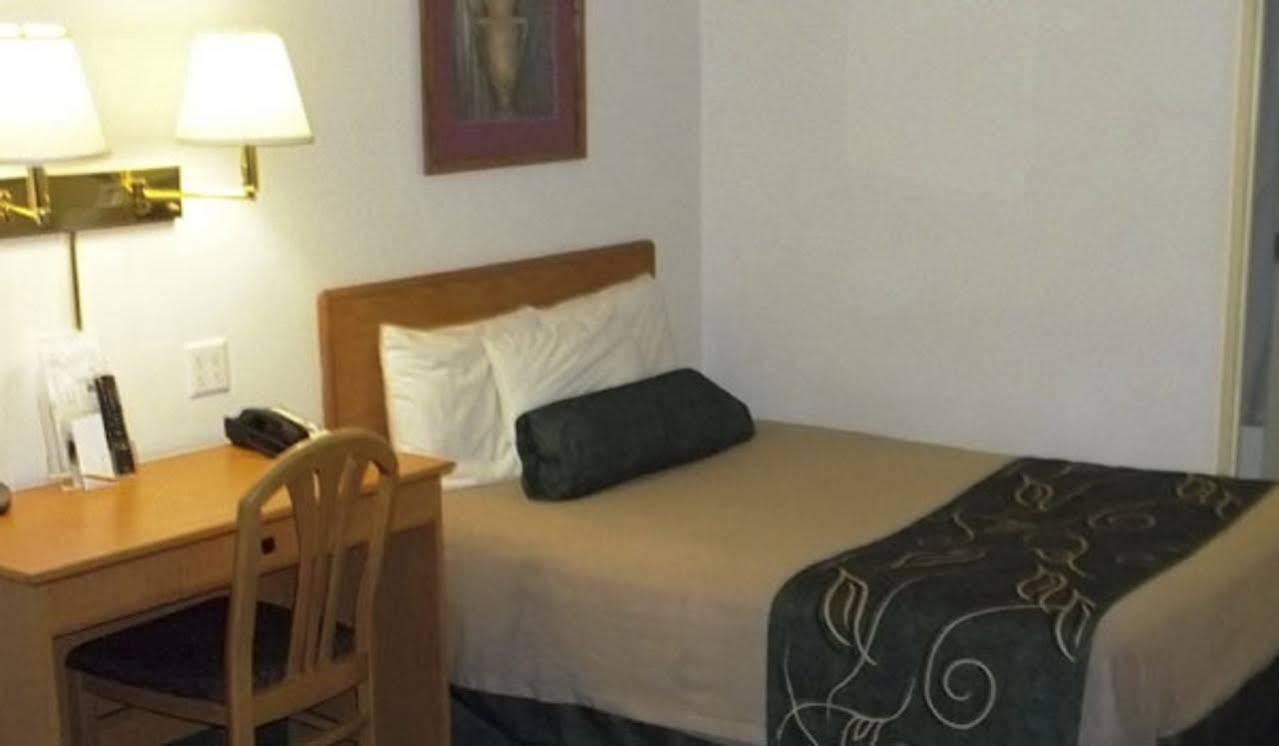 Hotel Baymont By Wyndham 2*