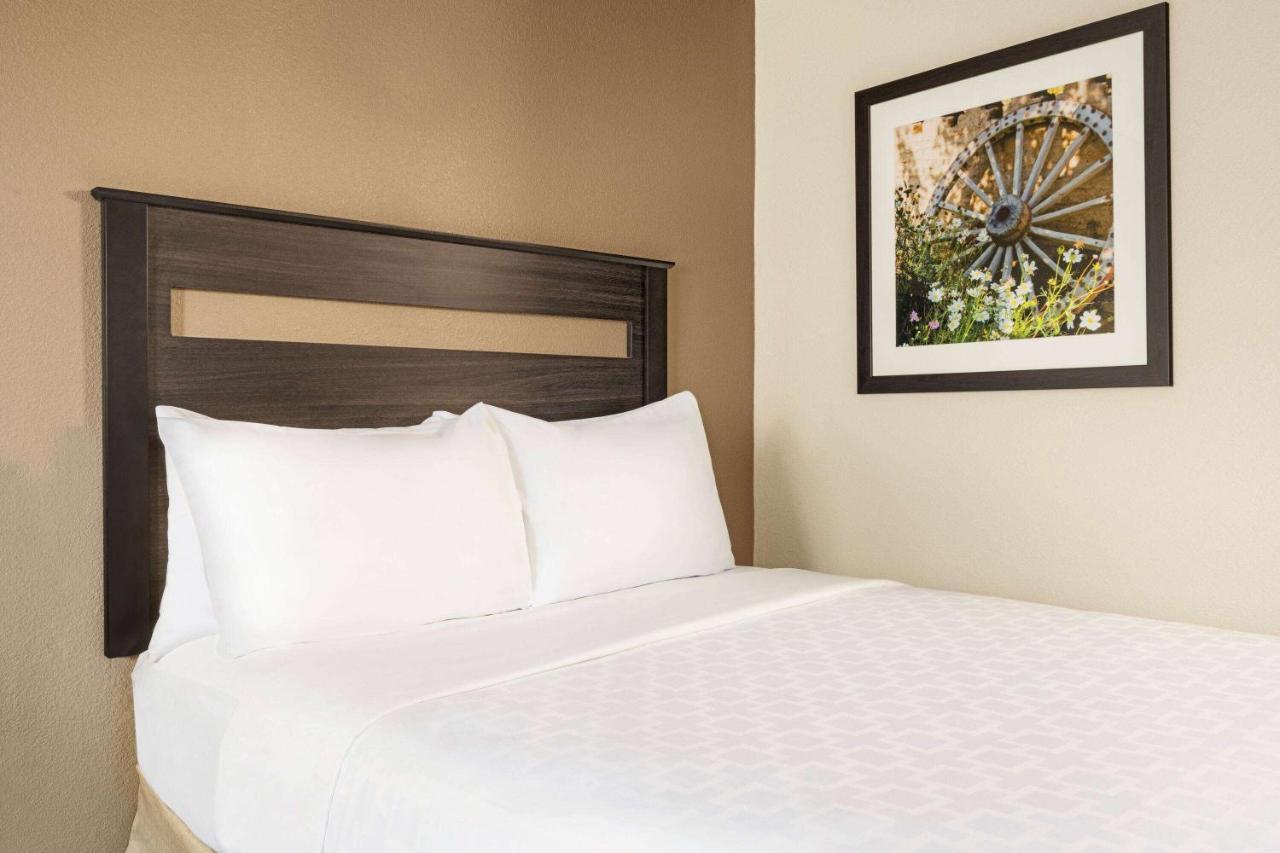 Hotel Baymont By Wyndham
