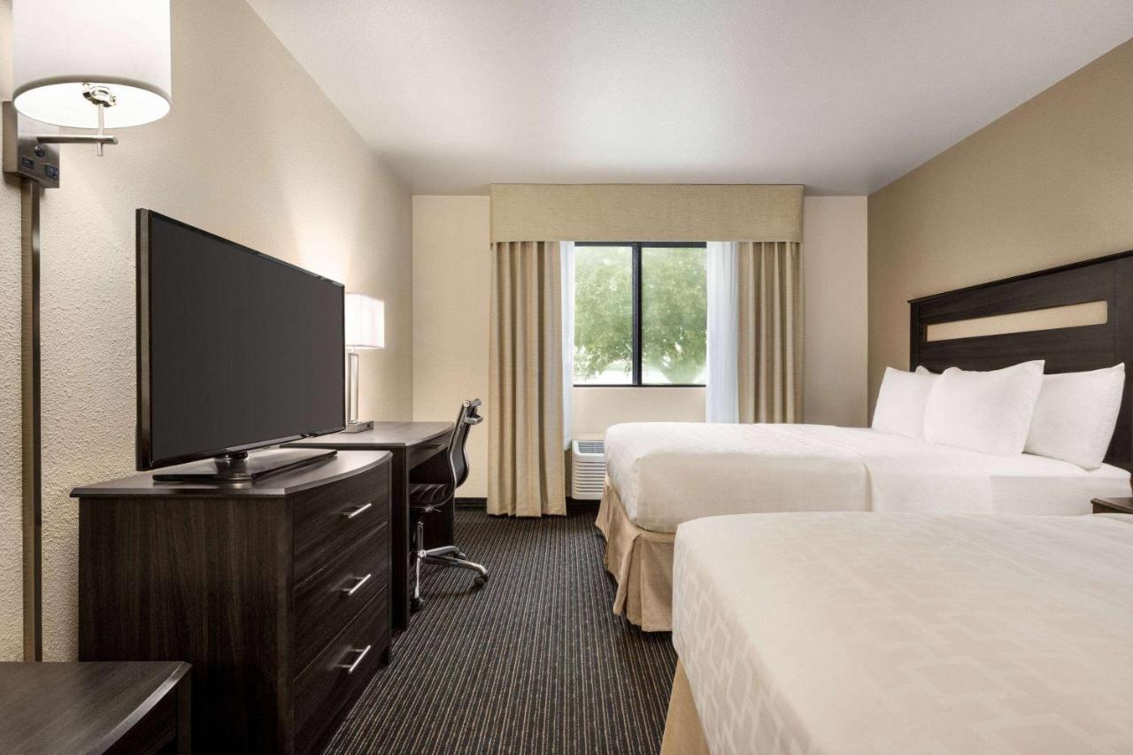Hotel Baymont By Wyndham 2*